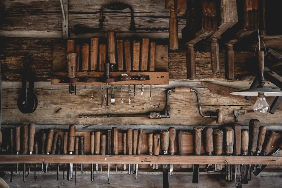 Essential Woodworking Tools for Beginners